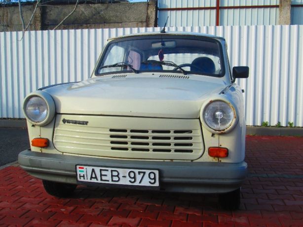 189746271_3_644x461_trabant-11-masina-de-cult-mini-al-blocului-comunist-alte-marci.jpg