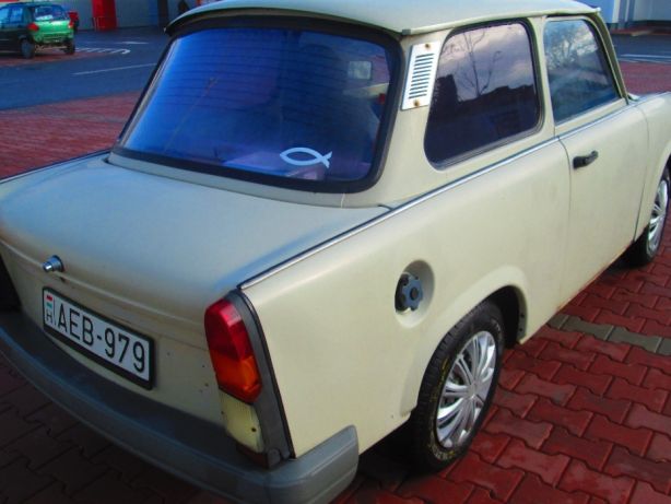 189746271_5_644x461_trabant-11-masina-de-cult-mini-al-blocului-comunist-bihor.jpg