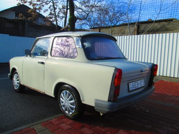 189746271_2_644x461_trabant-11-masina-de-cult-mini-al-blocului-comunist-fotografii.jpg